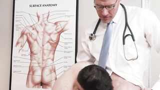 Wolf pressed the ultrasound tool on Danny Wilcoxx's stomach and throbs his dick in hi