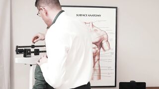 Wolf pressed the ultrasound tool on Danny Wilcoxx's stomach and throbs his dick in hi