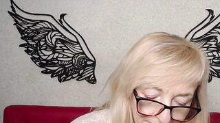 Amateur MILF flashes boobs on webcam