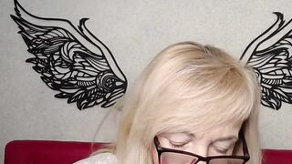 Amateur MILF flashes boobs on webcam