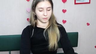 Beautiful Ukrainian amateur babe TaliaSunshin on webcam