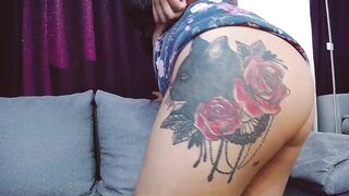 blonde Goddess long booty close up