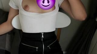 My stepsister put on a translucent T-shirt and a skirt without lingerie, I couldn't resist