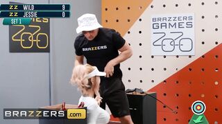 Brazzers - Sarah Jessie tries to Sabotage Zac Wild's Shot by Putting his Penis Deep inside her Adorable Butt