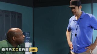 Brazzers - Davin King's Trainer Lets him Fucked his Fiance Chanel Preston to Prepare him for the Huge Game