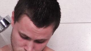 Stepbros have raw pounding session in the bathroom Hoe 2