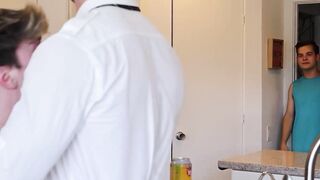 Blonde Jordan Lake cums hard while getting barebacked by hunk Devin Franco