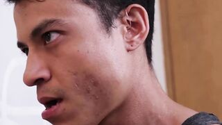 Hung dude Brody Kayman pierces Floriens bubble butt with intensity