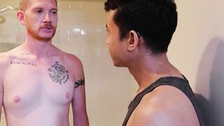 Hung dude Brody Kayman pierces Floriens bubble butt with intensity