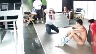 Tom Henderson Photosession Video