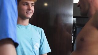 Muscled Jax Thirio sprays his cum on Jack and Skylers anticipating mouth
