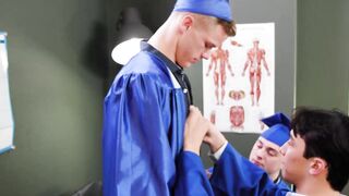 Dick hungry Masyn Thorne and Cameron Neutron shared the dick of Jonathan Tylor in a h