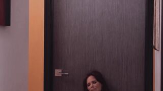 Juicy Syren De Mer tempts me to ravage her nice horny mouth and twat