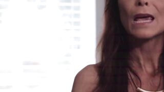Juicy Syren De Mer tempts me to ravage her nice horny mouth and twat