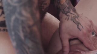 My tattooed photographer Small Hands ravaged my nice pussy until he cums