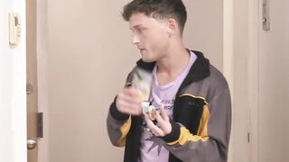Young jock Hunter Graham felt Daddy's love as he slips into his mouth the DILF's meat