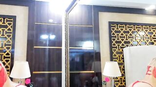Hot Blonde Masturbates Wildly For Her Viewers