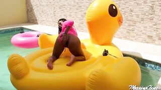 Maxine X Shoves Her BIG Sex Toy Into That Squirting Cunt By The Pool!