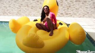 Maxine X Shoves Her BIG Sex Toy Into That Squirting Cunt By The Pool!