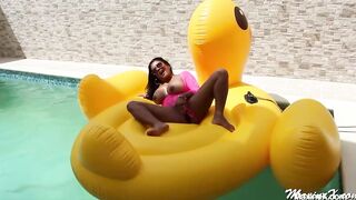Maxine X Shoves Her BIG Sex Toy Into That Squirting Cunt By The Pool!