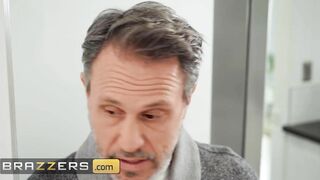 Brazzers - Angela White uses a Vibrator & Scott Nails' Cock to Please her needs since the Dryer can't