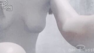 Amateur naked women doing laundry