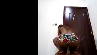 South black chick taking a toy into her cunt