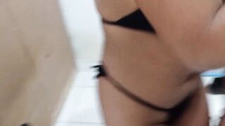 Fiquei contanto tesão na minha prima que acabei enfiando a pica nela e ela me ofereceu até o o anal só tenho medo quando minha tia descobrir. (Completo No Red). Instagram @brinquedoator