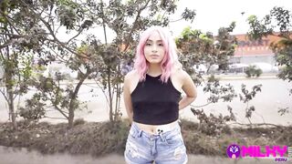 Sasha is a party cheerleader who receives financial aid into exchange for being fuck, a Peruvian meets beauty challenges inside outside.