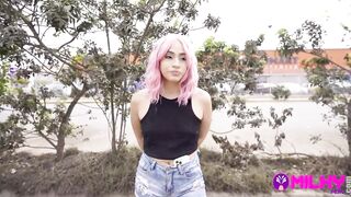 Sasha is a party cheerleader who receives financial aid into exchange for being fuck, a Peruvian meets beauty challenges inside outside.