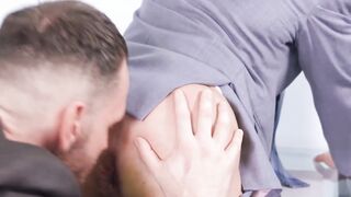 Muscular Leo Bacchus screamed as he welcomed the raging cock of Kit Cohen