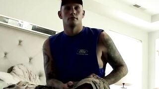 Helping straight dude Taft reach his climax by sucking his dick and making him enjoy