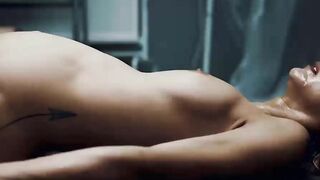 Aliens Fuck and Creampie Hot Girls