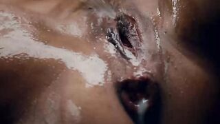 Aliens Fuck and Creampie Hot Girls
