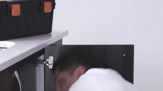 RealtorÂ Rocky Vallarta offered his tight asshole to get fucked by Kit Cohen