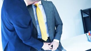 Hottie Craig Marks took a massive cock after kissing his boss Manuel Skye