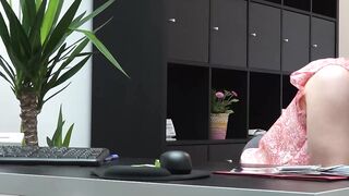 This needy blonde girl sucked my huge wood for a new furniture