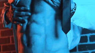 Muscular Tony D Angelo let his cock sucked in the glory hole by Rocky Vallarta