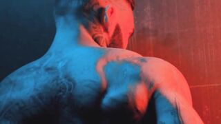 Muscular Tony D Angelo let his cock sucked in the glory hole by Rocky Vallarta