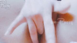 Closeup Amateur Twat Fingers & Rubbing