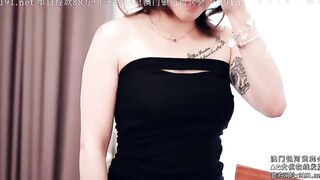 [Domestic] Madou Media Works/MDX0092 Cash Seduces Female Colleague Han Baoer 001/ View for Free