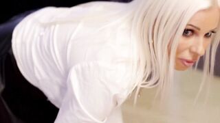 European blondes Suzi Grande and Ellie Shou moan from intense fucking