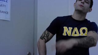 Evan Knox devours the dong of Kyle in a frat party before getting a rim job