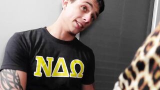 Evan Knox devours the dong of Kyle in a frat party before getting a rim job