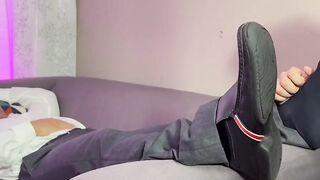 Hunky Braden Charron moaned and jerked after getting his feet worshiped by Dan Edward