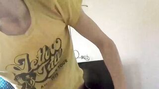 LatinoJuice.com - Ama & Alex - Muscled dude Amas enormous cock and balls stroked sava