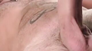 Muscular hunk Manuel Deboxer sucked by blindfolded man