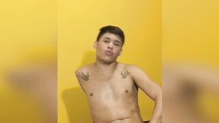 Tattooed jock Frederick Salvatore masturbates in hot solo