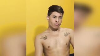 Tattooed jock Frederick Salvatore masturbates in hot solo