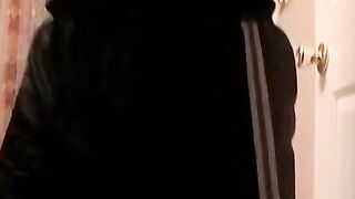 Twink amateur jerks off after having blowjob from mature guy